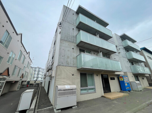 建物外観　札幌市東区北１４条東「ガレ・ド・ファン」