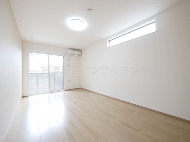居室・リビング　エアコン、照明付、二重サッシ、角部屋