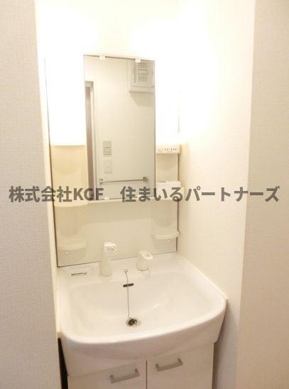 洗面設備　使いやすい独立洗面台です