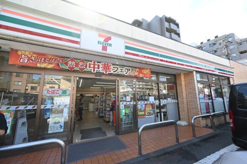 コンビニ　セブンイレブン 新宿下落合駅北店（コンビニ）まで339m
