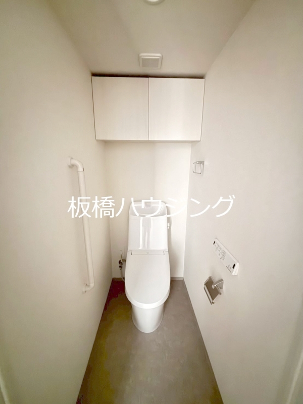 トイレ　同仕様、反転タイプ