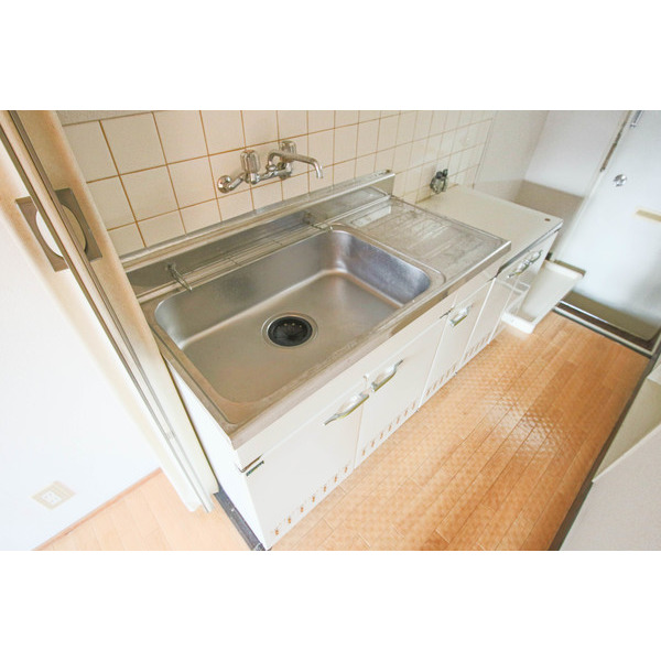 キッチン　同じ建物の別の部屋