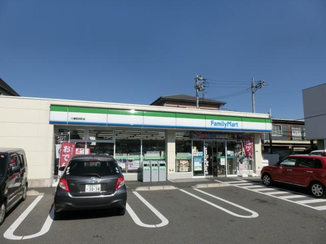 コンビニ　ファミリーマート（コンビニ）まで320m