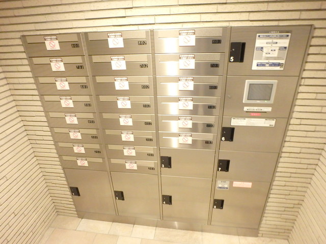 ロビー　宅配ＢＯＸ