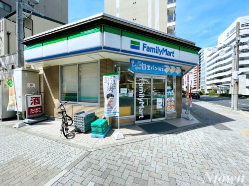コンビニ　ファミリーマート名古屋新栄二丁目店（コンビニ）まで185m