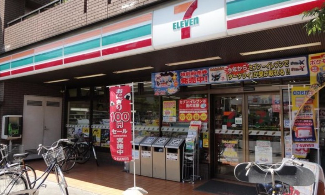 コンビニ　セブンイレブン熊の前店（コンビニ）まで166m