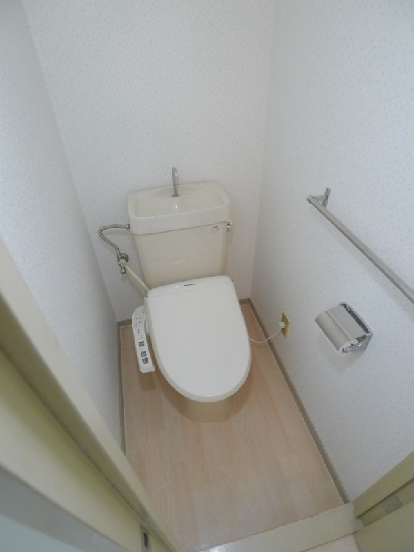 地下鉄鶴舞線 丸の内駅 徒歩3分 11階建 築41年のトイレ写真