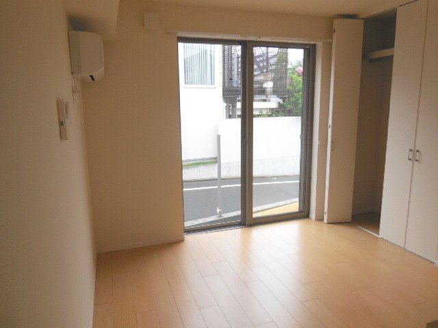 居室・リビング　★明るいフローリングの角部屋です★