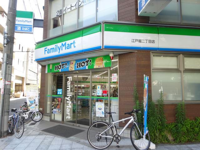 コンビニ　ファミリーマート江戸堀二丁目店（コンビニ）まで215m