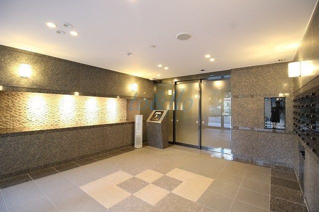 東急東横線 新丸子駅 徒歩3分 11階建 築11年の外観写真