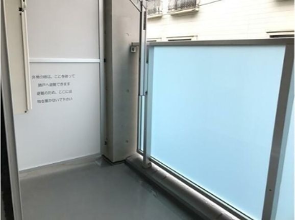 バルコニー　※同仕様写真