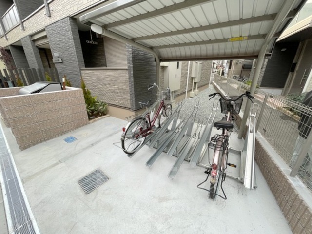その他　ファミリーマート神崎川駅西店様まで80m