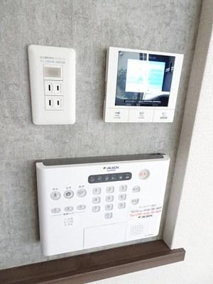 セキュリティ　●ALSOKホームセキュリティ導入済み。