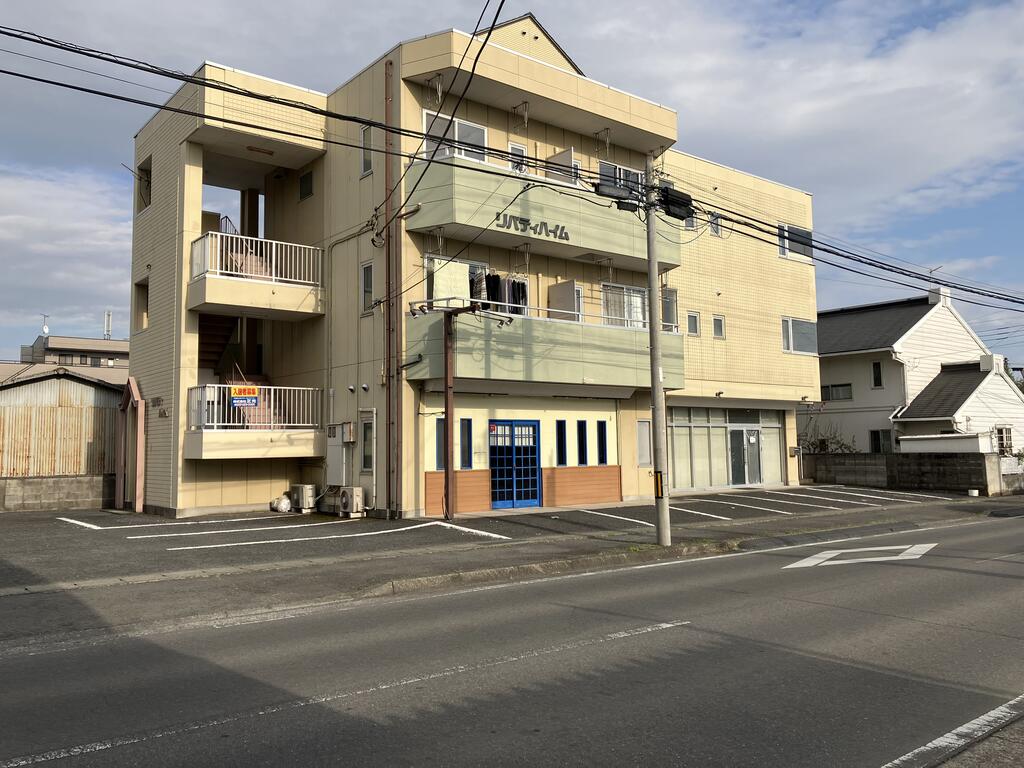 前橋市総社町総社のマンションの建物外観