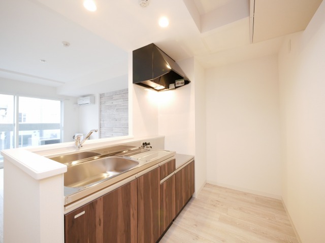 キッチン　人気の対面システムキッチンタイプです！