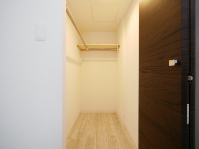 収納　収納力のあるウォークインクローゼットです！