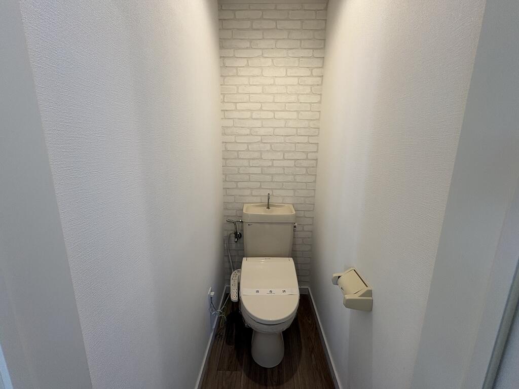 ＪＲ上越線 八木原駅 徒歩17分 2階建 築37年のトイレ写真