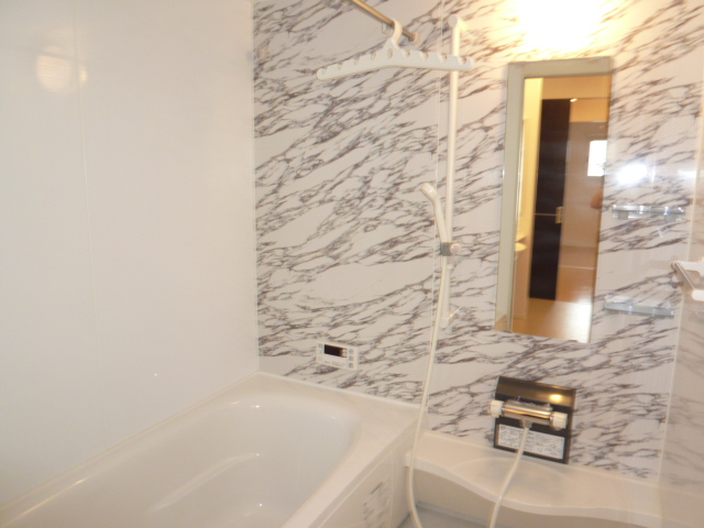 バス・シャワールーム　追い焚きバス