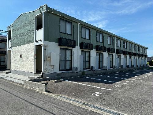 建物外観　家具家電設置、カードキー採用。