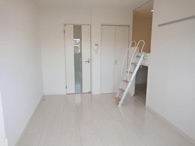 居室・リビング　人気のロフト付きのお部屋♪