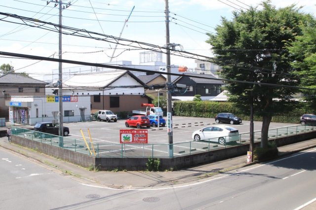 【スカイヒルズの駐車場】