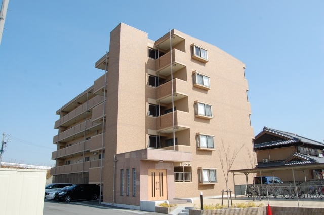 建物外観　かっこいい重厚感のある外観