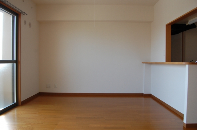 居室・リビング　リビング横の戸を開けていただくと、広ーいリビングに早変わりし