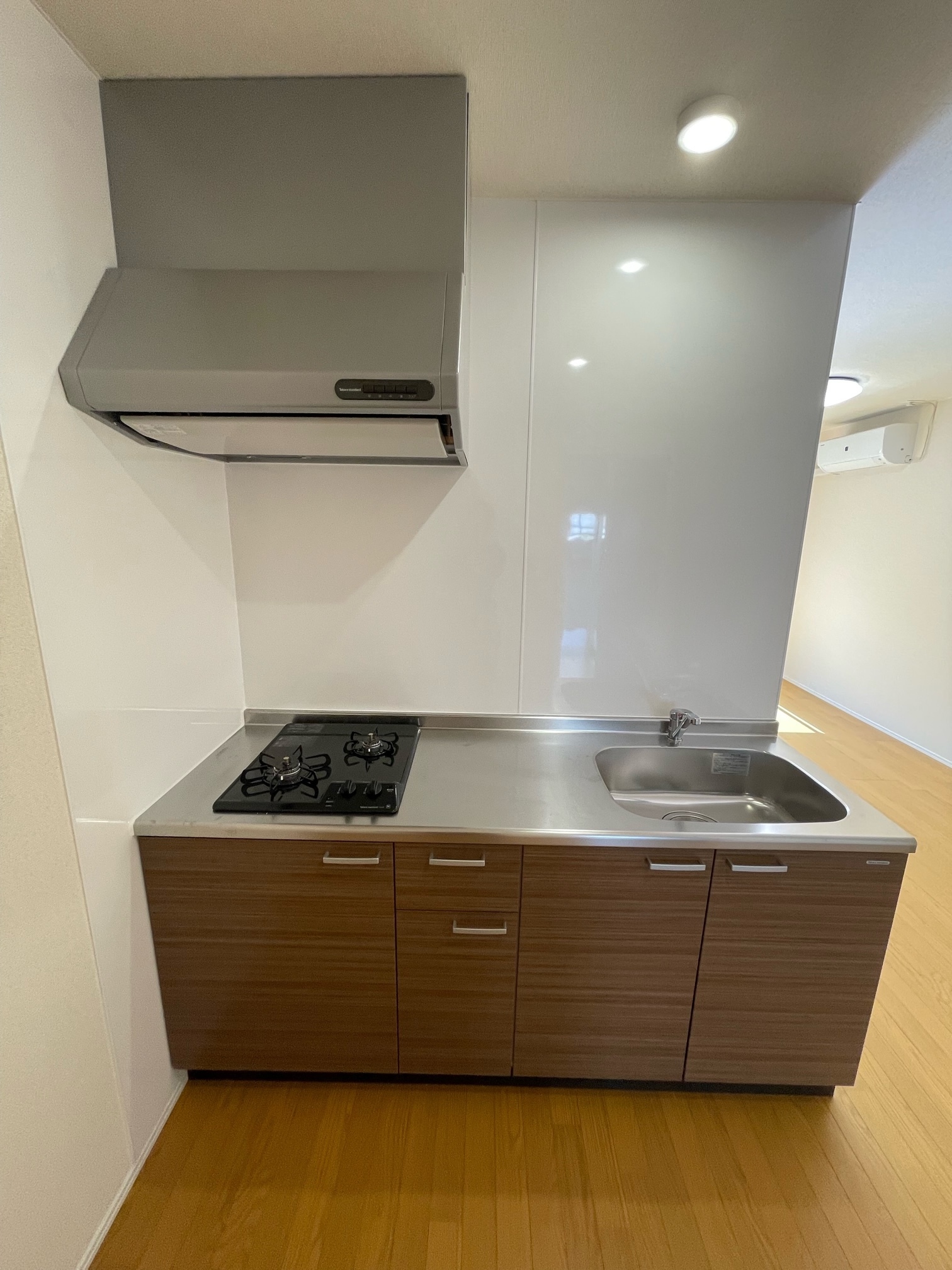 キッチン　室内洗濯機置場