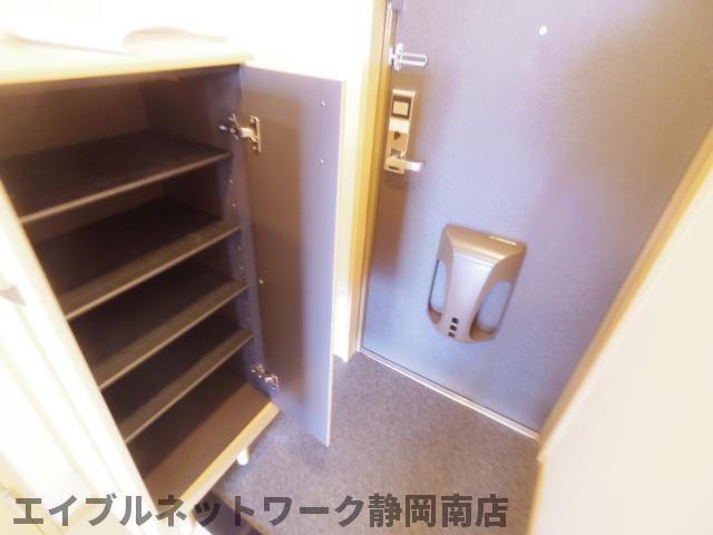 玄関　ゆったりとした玄関です