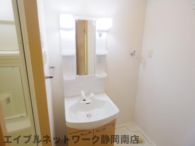洗面設備　忙しい朝には欠かせない洗面所です