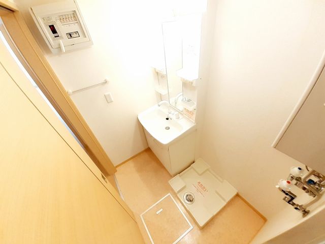 【函館市本通のアパートの洗面設備】