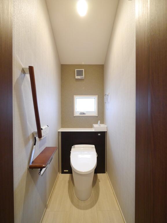 豊島区千川2丁目イズのトイレ写真