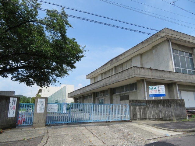 中学校　各務原市立緑陽中学校（中学校）まで1787m