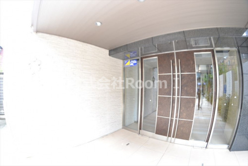 エントランス　清潔なエントランスです