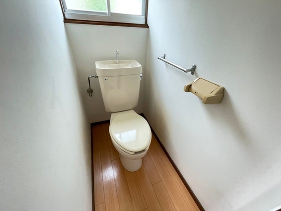 トイレ　※他の号室の写真になります。