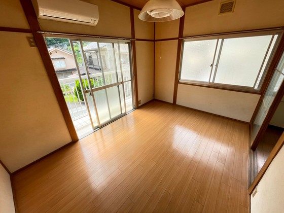 居室・リビング　※他の号室の写真になります。