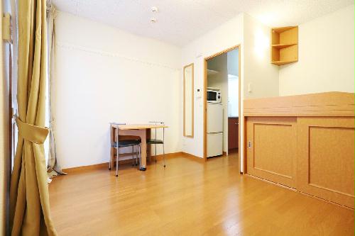 その他部屋・スペース　ベッド下に収納スペースあり！荷物が多くても十分に収まります