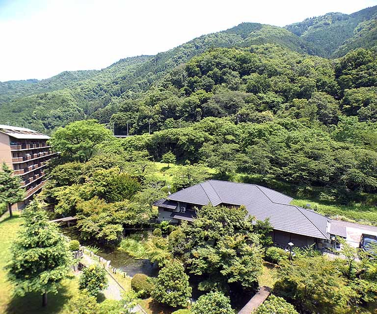 【京都市左京区八瀬野瀬町のマンションの建物外観】