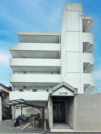 福岡市城南区七隈のマンションの建物外観