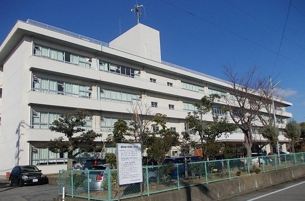 小学校　金沢市立木曳野小学校（小学校）まで815m