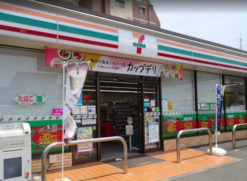 コンビニ　セブンイレブン 大田区南雪谷5丁目店（コンビニ）まで958m