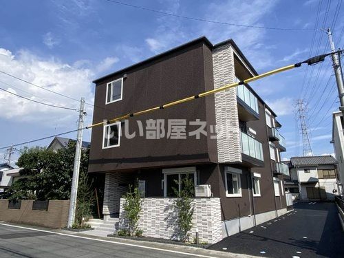 駿東郡長泉町上土狩のマンションの建物外観