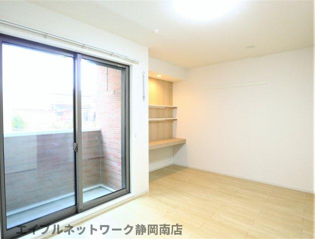 その他部屋・スペース　明るい色調の室内です