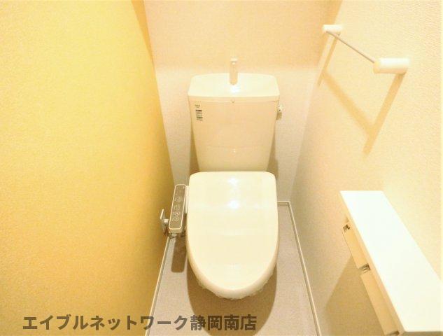トイレ　温水洗浄便座付きトイレ♪