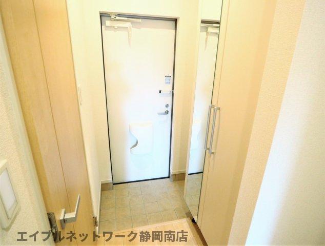 玄関　シューズボックス付きの玄関！