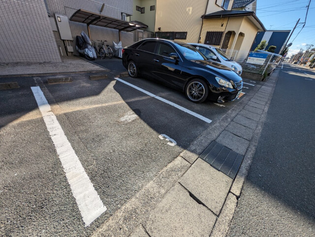 【浜松市中央区西伊場町のマンションの駐車場】