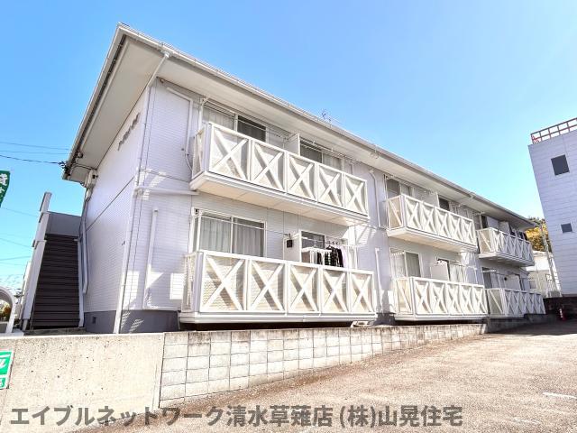 【静岡市駿河区谷田のアパートの建物外観】