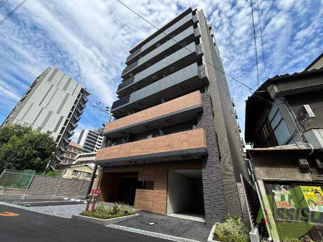 【大阪市淀川区木川西のマンションの建物外観】