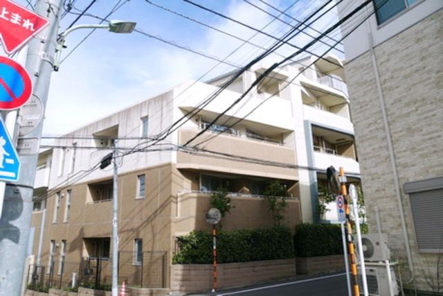 【大田区上池台のマンションの建物外観】