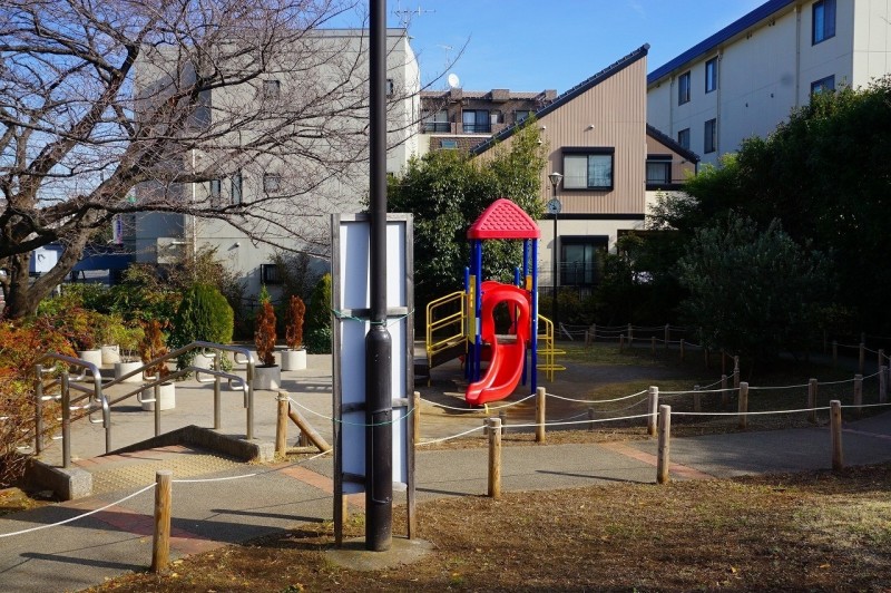 【練馬区北町のマンションの公園】